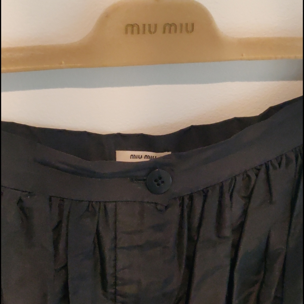 Midi Length Balloon style skirt - Picture 2 of 8